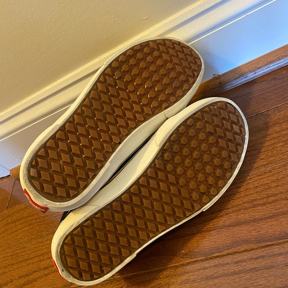 Vans - Picture 2 of 7